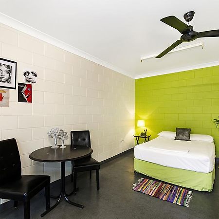 Hostel Adventurers Backpackers Townsville Exterior foto